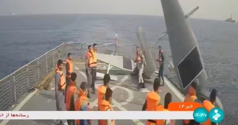 İran ələ keçirilən pilotsuz katerləri ABŞ-a qaytardı İran ələ keçirilən pilotsuz katerləri ABŞ-a qaytardı