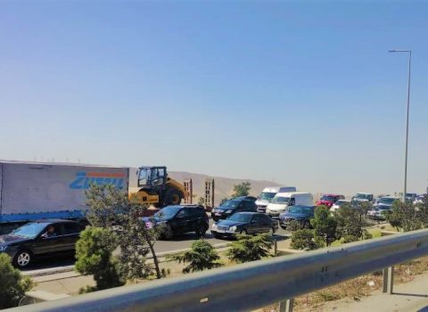Bakıda avtomobil aşdı – Yolda sıxlıq yarandı