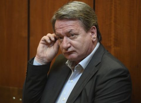 Macar deputat haqqında həbs qərarı VERİLDİ