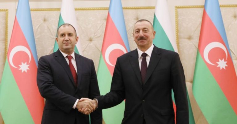 İlham Əliyev və Rumen Radev mətbuata bəyanatlarla çıxış ediblər – YENİLƏNİB İlham Əliyev və Rumen Radev mətbuata bəyanatlarla çıxış ediblər – YENİLƏNİB