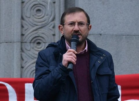 Torpaqları satan Paşinyan yenicə hökumət binasına daxil olub – Geqam Manukyan