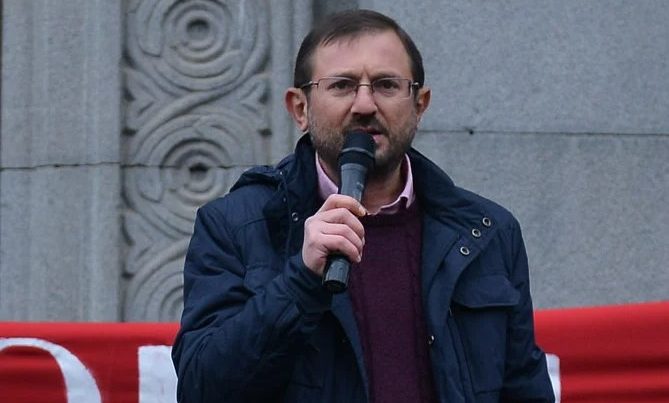 Torpaqları satan Paşinyan yenicə hökumət binasına daxil olub – Geqam Manukyan Torpaqları satan Paşinyan yenicə hökumət binasına daxil olub – Geqam Manukyan