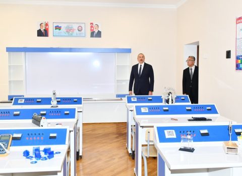 İlham Əliyev Bakıda iki məktəbin açılışını etdi – FOTO + YENİLƏNİB
