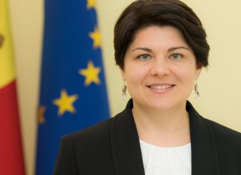 Baş nazirdən istefası ilə bağlı yayılan xəbərlərə REAKSİYA