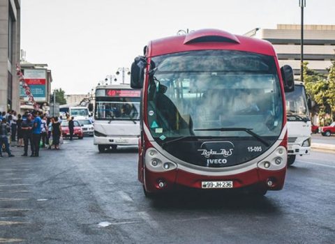 145 avtobusun hərəkətində gecikmələr var