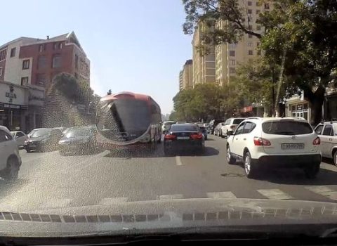 İçi sərnişinlə dolu “BakuBus” ölüm saçdı – VİDEO