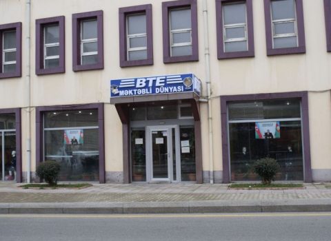 Məktəbli formalarının hazır olmaması ilə bağlı yaranan narazılıqlara aydınlıq gətirildi