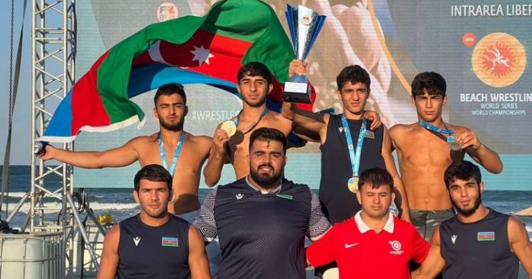 Azərbaycanın çimərlik güləşi üzrə millisi dünya çempionu oldu Azərbaycanın çimərlik güləşi üzrə millisi dünya çempionu oldu