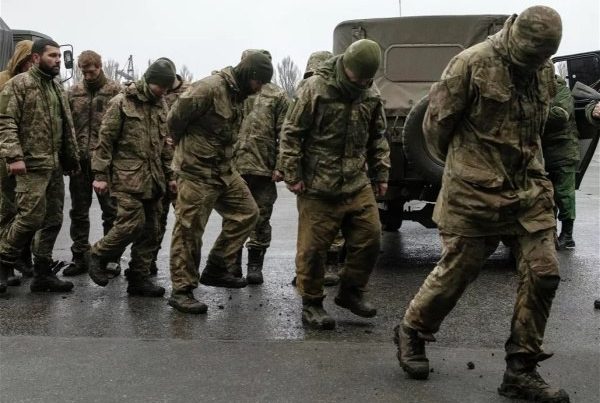 Rusiya ukraynalı hərbi əsirləri geri qaytardı