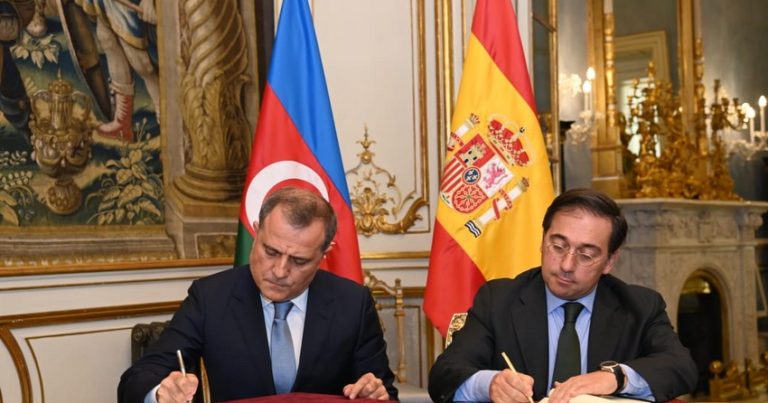 Azərbaycan və İspaniya XİN arasında anlaşma memorandumu imzalandı Azərbaycan və İspaniya XİN arasında anlaşma memorandumu imzalandı
