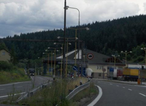 Çexiya Slovakiya ilə sərhəddə nəzarəti bərpa edir