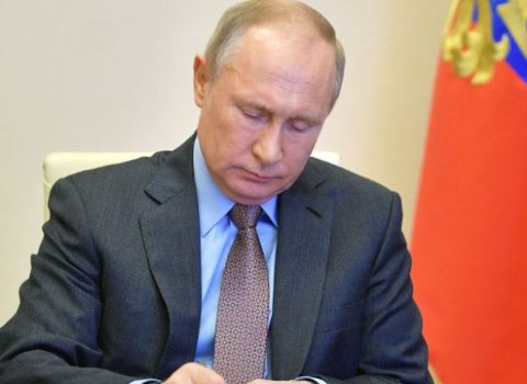 Putin azərbaycanlı həkimi təltif etdi