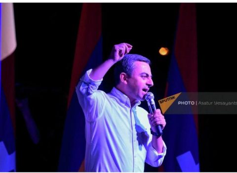 İrəvanda Paşinyanın istefası tələbi ilə mitinq keçirildi