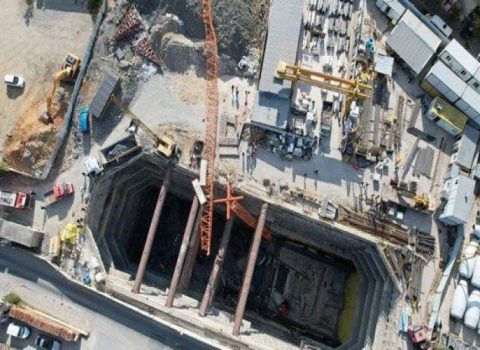 İstanbulda kran aşdı – Ölənlər var