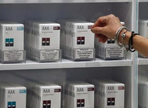 Elektron siqaret istehsalçısı 440 milyon dollar cərimə ÖDƏYƏCƏK