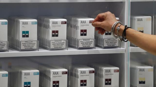 Elektron siqaret istehsalçısı 440 milyon dollar cərimə ÖDƏYƏCƏK Elektron siqaret istehsalçısı 440 milyon dollar cərimə ÖDƏYƏCƏK
