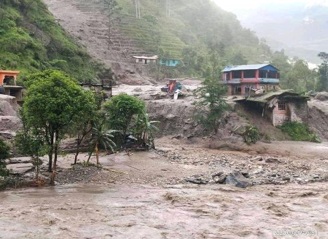 Nepalda torpaq sürüşməsi baş verdi: Ölən və yaralananlar var