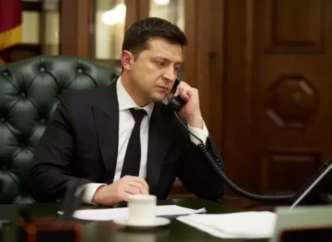 Zelenski Liz Trassla telefon danışığı aparan ilk prezident oldu