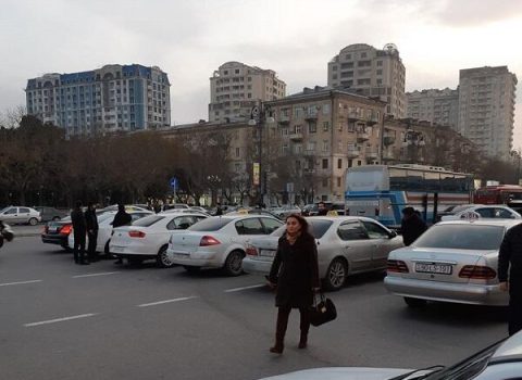 Bakıya sərnişin daşıyan taksilərdə qiymət artımı