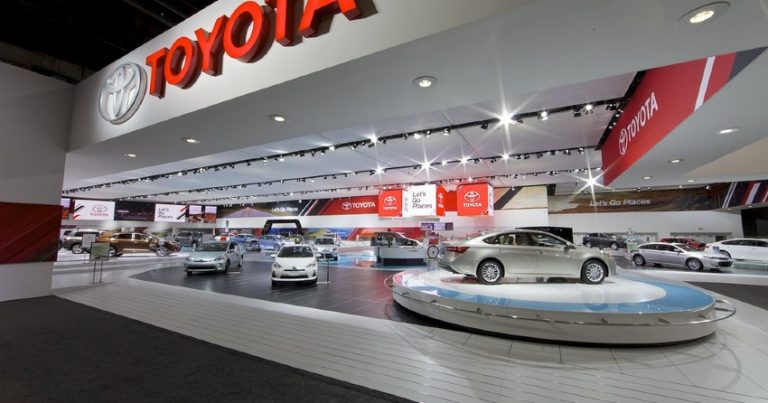 “Toyota” Sankt-Peterburqdakı zavodunu bağlayır