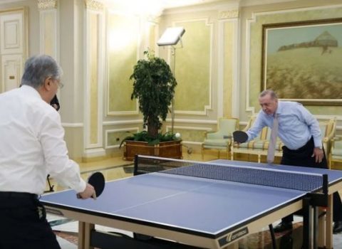 Ərdoğan Tokayevlə stolüstü tennis oynadı – FOTOLAR