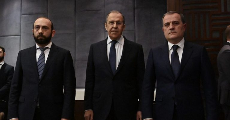 Soçidə Rusiya, Azərbaycan və Ermənistan XİN başçılarının görüşü keçirilir Soçidə Rusiya, Azərbaycan və Ermənistan XİN başçılarının görüşü keçirilir