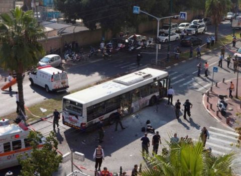 İsraildə naməlum şəxs avtobusa atəş açdı