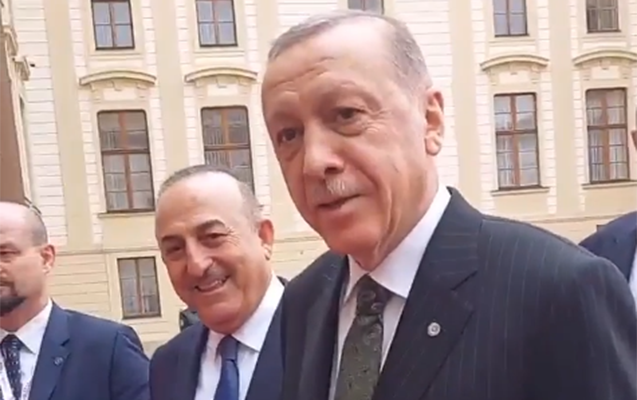 Ərdoğanın Praqada azərbaycanlı jurnalistlə maraqlı dialoqu – VİDEO Ərdoğanın Praqada azərbaycanlı jurnalistlə maraqlı dialoqu – VİDEO