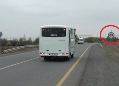 Yol nişanı sürücülərin çaşqınlığına səbəb olur – VİDEO