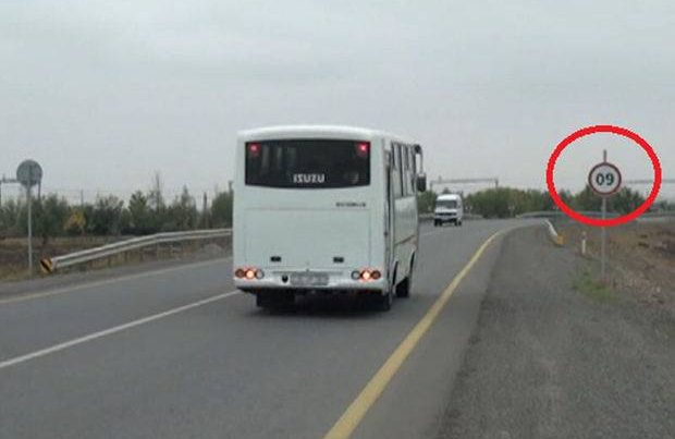 Yol nişanı sürücülərin çaşqınlığına səbəb olur – VİDEO Yol nişanı sürücülərin çaşqınlığına səbəb olur – VİDEO