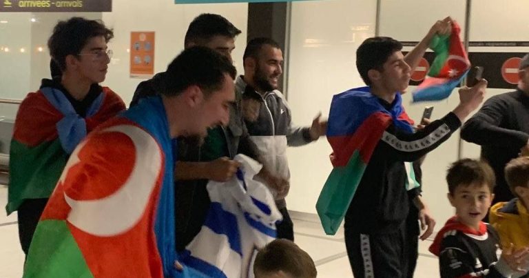 “Qarabağ”ı Fransada belə qarşıladılar – FOTO / VİDEO “Qarabağ”ı Fransada belə qarşıladılar – FOTO / VİDEO