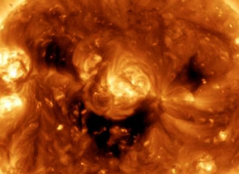 NASA-nın yaydığı Günəşin yeni görüntüsü marağa səbəb oldu – FOTO
