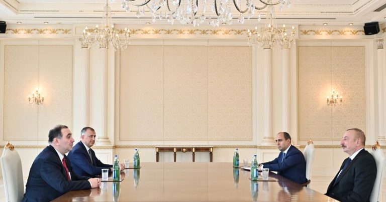 İlham Əliyev Gürcüstanın təhsil və elm nazirini qəbul etdi – YENİLƏNİB İlham Əliyev Gürcüstanın təhsil və elm nazirini qəbul etdi – YENİLƏNİB