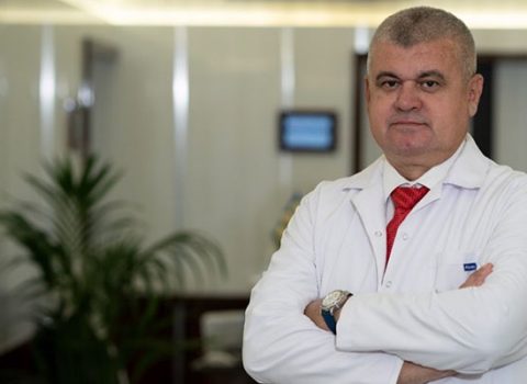 Bakıda sürücüsü tanınmış həkimi soydu