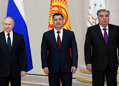 Putinlə üçtərəfli görüşdən əvvəl Japarov və Rəhmon ƏL SIXMADI – VİDEO