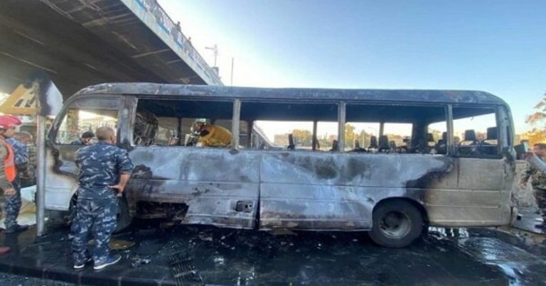 Suriyada orduya məxsus avtobusda partlayış törədildi – 18 hərbçi öldü Suriyada orduya məxsus avtobusda partlayış törədildi – 18 hərbçi öldü