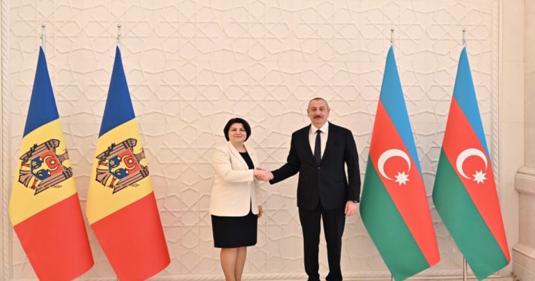 Azərbaycan Prezidentinin Moldovanın Baş naziri ilə təkbətək görüşü olub – YENİLƏNİB Azərbaycan Prezidentinin Moldovanın Baş naziri ilə təkbətək görüşü olub – YENİLƏNİB