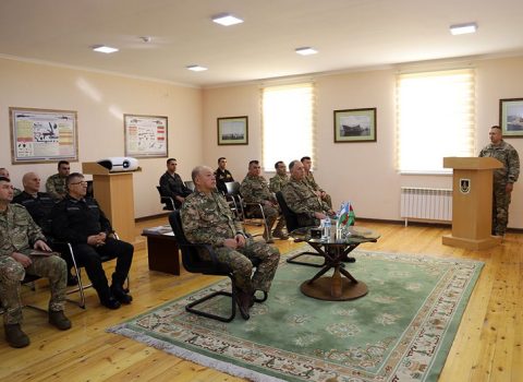 Özbəkistanın müdafiə naziri xüsusi təyinatlıların məşğələlərini izlədi – FOTO