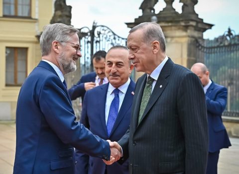 Çexiya Baş naziri: “Türkiyə miqrasiya böhranının həllində açar rolunu oynayır””