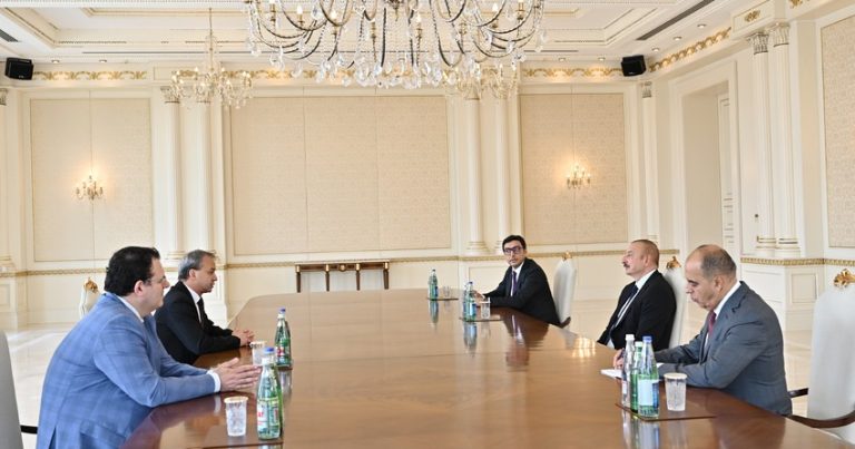 Prezident İlham Əliyev Beynəlxalq Şahmat Federasiyasının Prezidentini qəbul etdi Prezident İlham Əliyev Beynəlxalq Şahmat Federasiyasının Prezidentini qəbul etdi