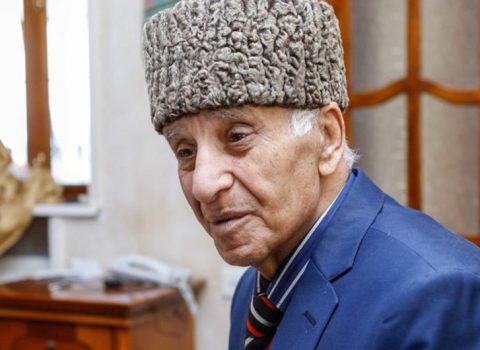 Dədə Süleyman evini bu məşhura bağışladı – FOTO