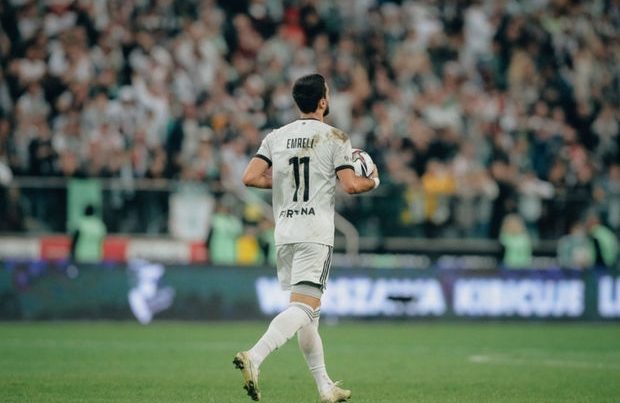 FIFA Mahir Emrelini cəzalandırdı FIFA Mahir Emrelini cəzalandırdı