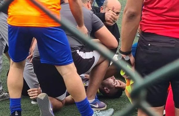 Türkiyədə 29 yaşlı futbolçu meydanda infarkt keçirdi Türkiyədə 29 yaşlı futbolçu meydanda infarkt keçirdi