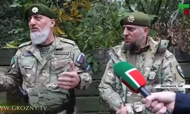 Delimxanov tələbələri HƏDƏLƏDİ: “Hamıdan Rusiya və Putini təhqir etdiyinə görə hesab soracağıq” – VİDEO Delimxanov tələbələri HƏDƏLƏDİ: “Hamıdan Rusiya və Putini təhqir etdiyinə görə hesab soracağıq” – VİDEO