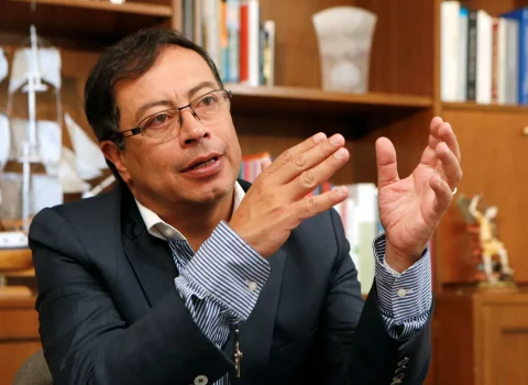 Kolumbiya Prezidenti: “ABŞ bütün dünya iqtisadiyyatını alt-üst edir”