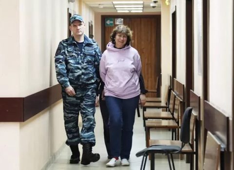 Putinin valideynlərinin məzarına məktub qoyan qadına CİNAYƏT İŞİ – DETALLAR