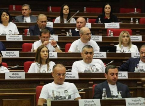 Ermənistan müxalifəti Zatulinə görə göz yaşı tökür – BƏYANAT