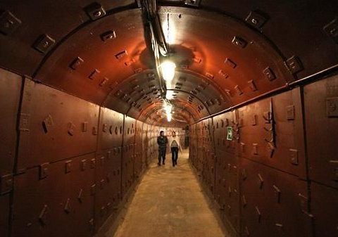 Polşa bomba sığınacaqlarını hazır vəziyyətə gətirir