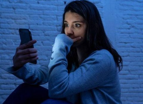 Hakerlər mobil telefonumuzdan hər cür istifadə edə bilirlər – XƏBƏRDARLIQ