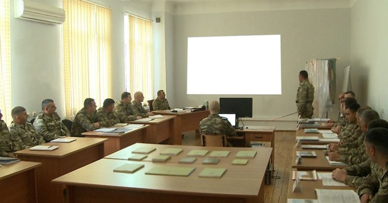 Azərbaycan hərbçilərinin komanda-qərargah təlimi keçirilir Azərbaycan hərbçilərinin komanda-qərargah təlimi keçirilir